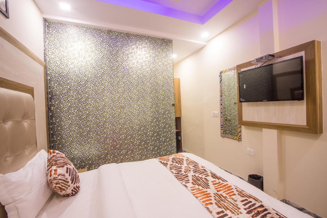Hotel Harsha International Új-Delhi Kültér fotó