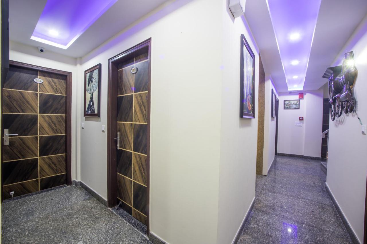 Hotel Harsha International Új-Delhi Kültér fotó