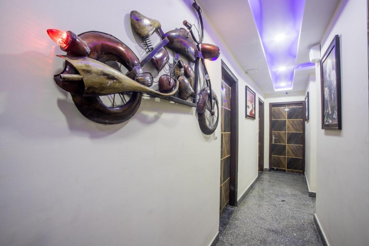 Hotel Harsha International Új-Delhi Kültér fotó
