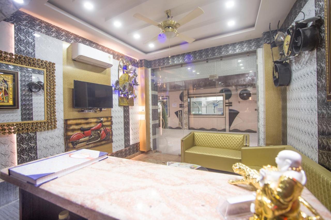 Hotel Harsha International Új-Delhi Kültér fotó
