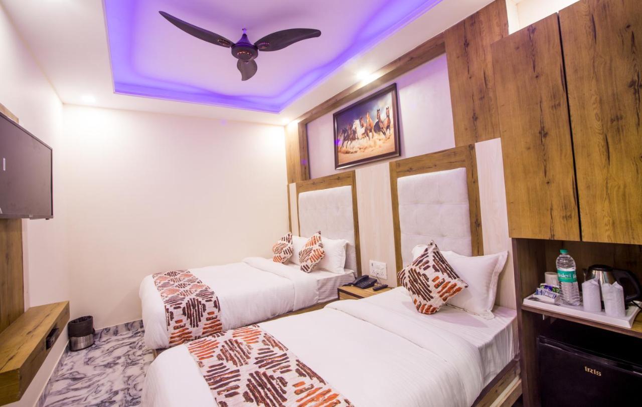 Hotel Harsha International Új-Delhi Kültér fotó