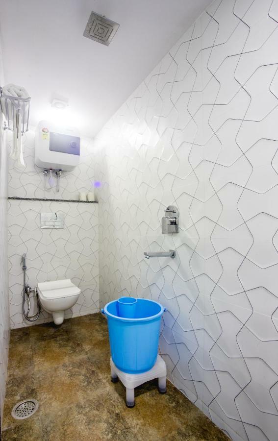 Hotel Harsha International Új-Delhi Kültér fotó