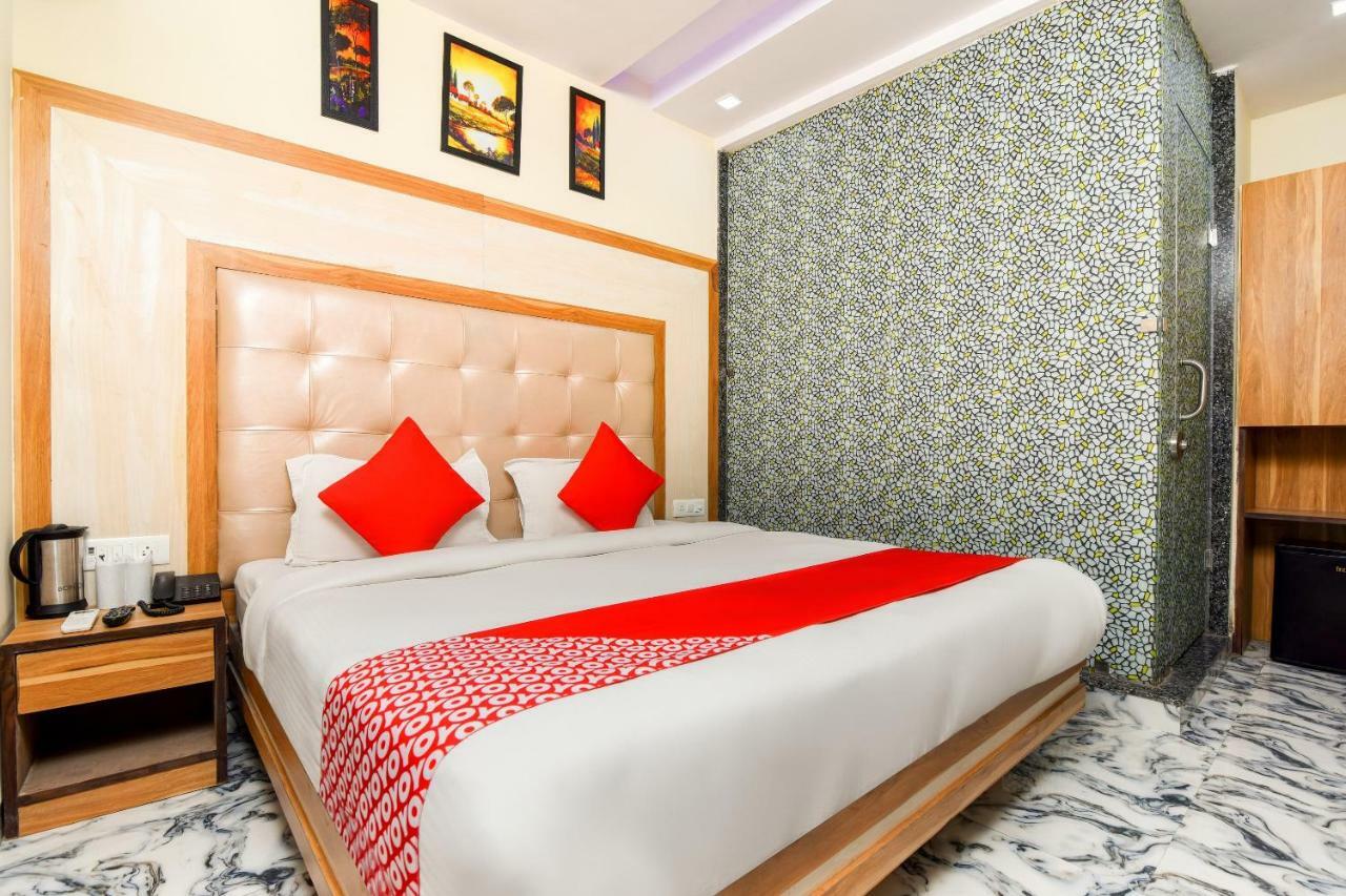 Hotel Harsha International Új-Delhi Kültér fotó