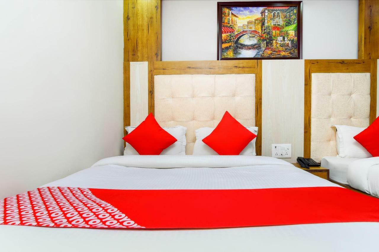 Hotel Harsha International Új-Delhi Kültér fotó