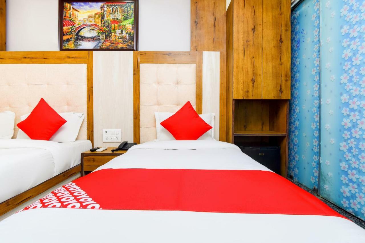 Hotel Harsha International Új-Delhi Kültér fotó